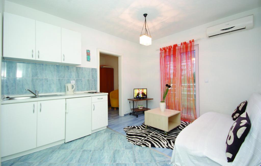Apartments Макарска Стая снимка