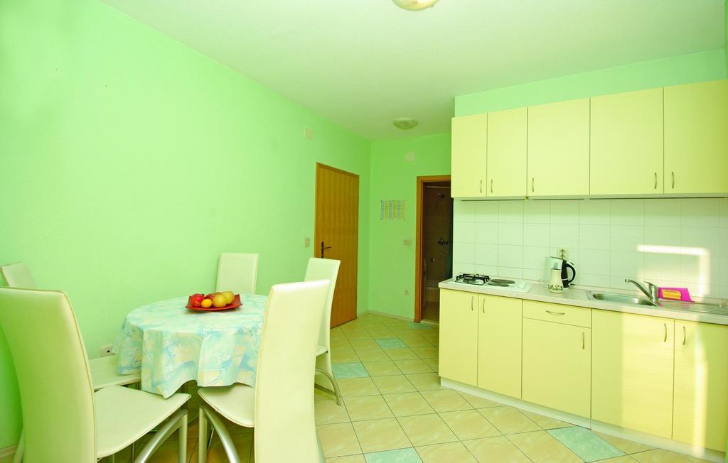 Apartments Макарска Стая снимка