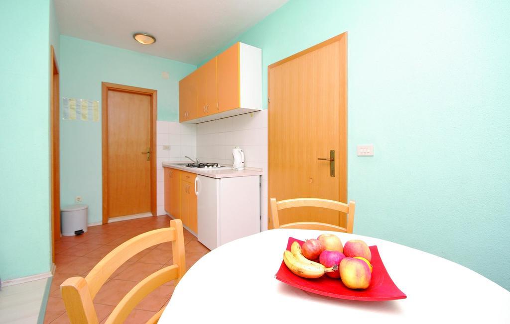 Apartments Макарска Стая снимка