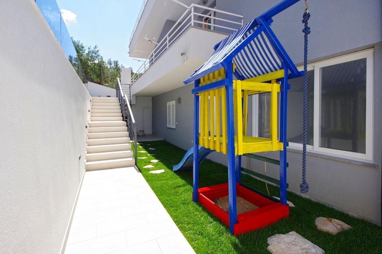 Apartments Макарска Екстериор снимка