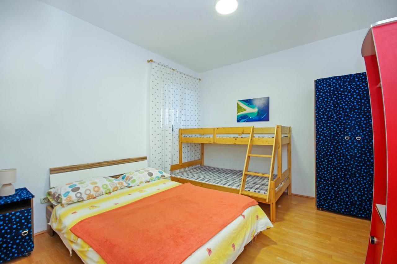Apartments Макарска Екстериор снимка