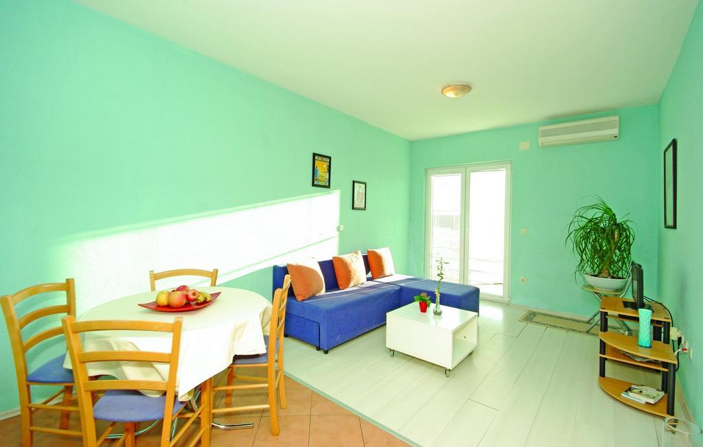 Apartments Макарска Стая снимка