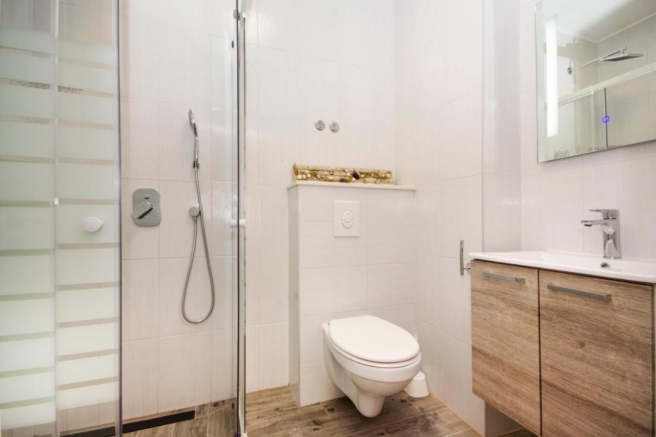 Apartments Макарска Екстериор снимка